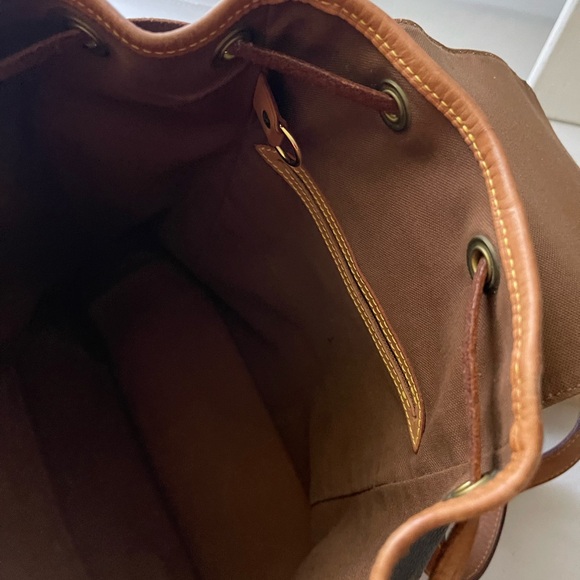 LOUIS VUITTON MONOGRAM MONTSOURIS PM WITH DUST BAG - Picture 9 of 11